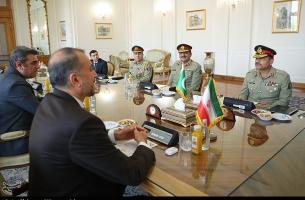 دیدار فرمانده ارتش پاکستان با وزیر امور خارجه