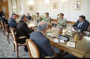 دیدار فرمانده ارتش پاکستان با وزیر امور خارجه